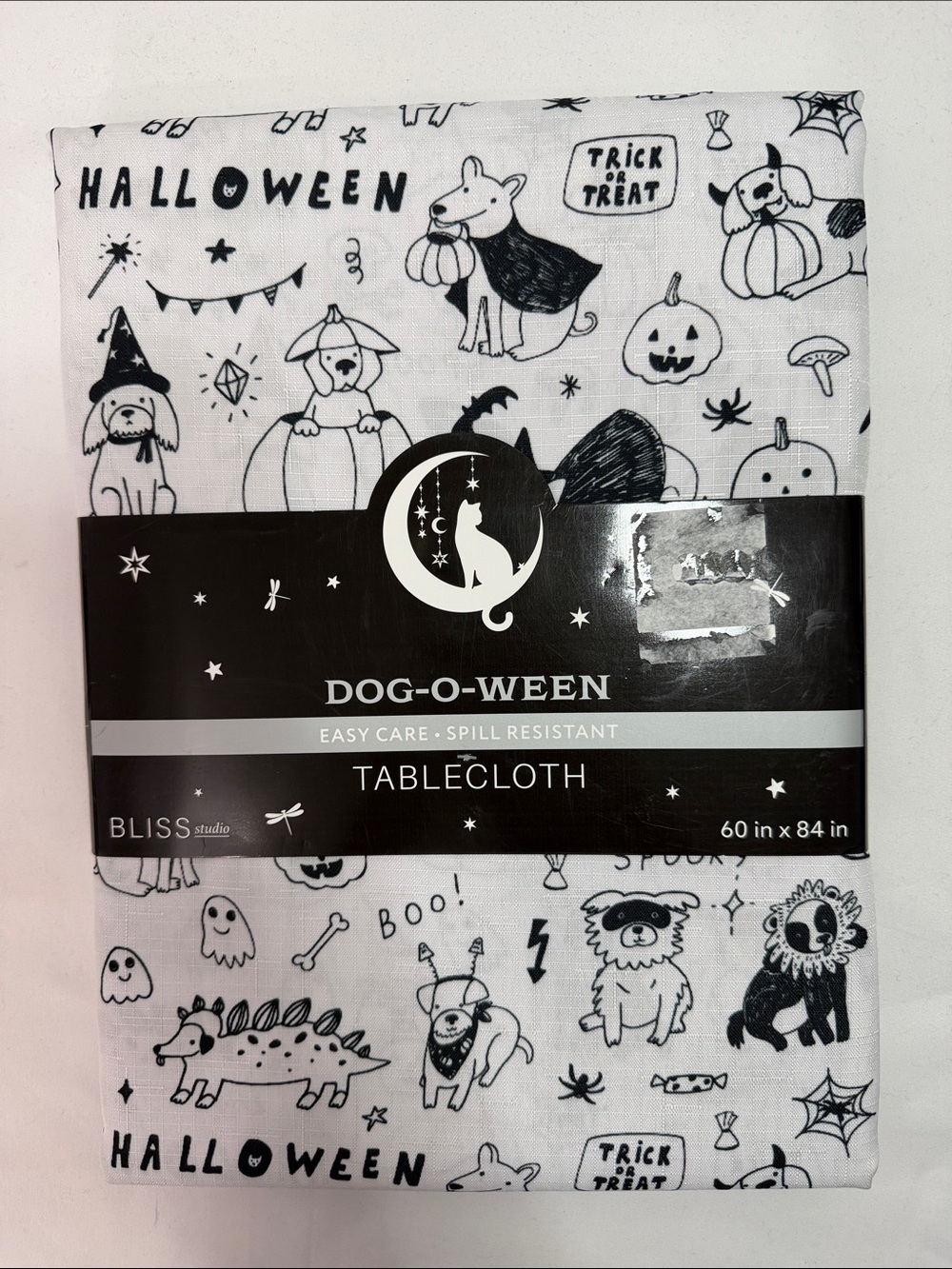 BLISS studio Easy Care Spill Resistant Tablecloth - Black‎ & White Halloween